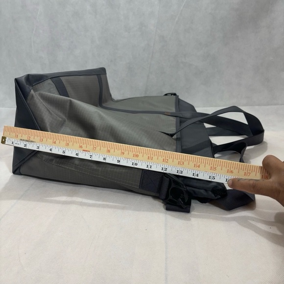 L.L. Bean Gray Duffel Bag for Men - Picture 8 of 9